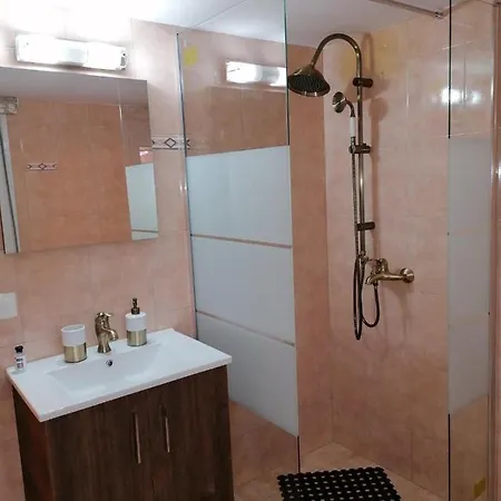 Villa Alexander - Summer Retreat Nea Roda